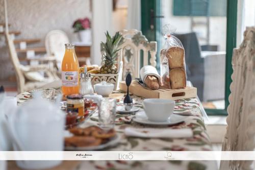 Food and beverages, LA GRANGE DE BELLEFONTAINE et sa piscine privee in Bellefond