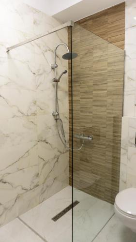 M Rooms - image 9