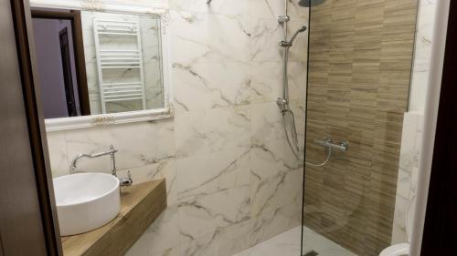 M Rooms - image 2
