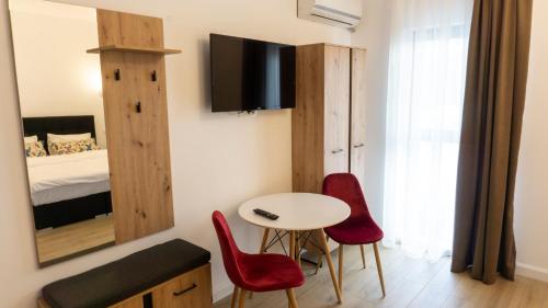 M Rooms - image 7