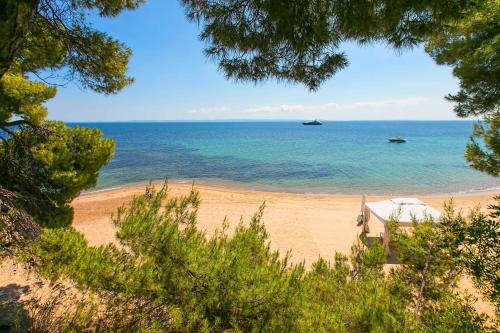 Chalkidiki Beachfront Haven - Perfect location