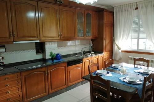 APARTAMENTO RURAL DUPLEX ( 270 metros.) DE 4 HAB. EN TOMIÑO CON JARDIN PRIVADO