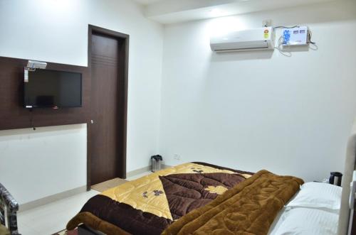 Deluxe Double Room image 6
