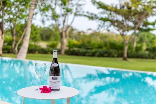 Vacation Modern Pool Villa with Maid + Basketball, Butler & 2 Golf Cars