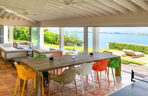 Banquet hall, Sound Winds private oceanfront estate with private tennis court & swim dock Property overview in Bermuda