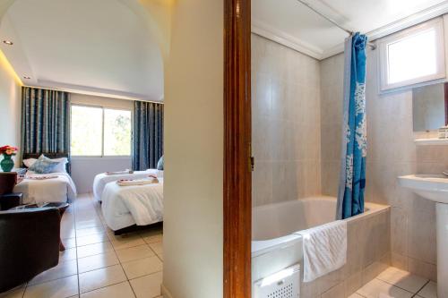 room detail thumbnail 2