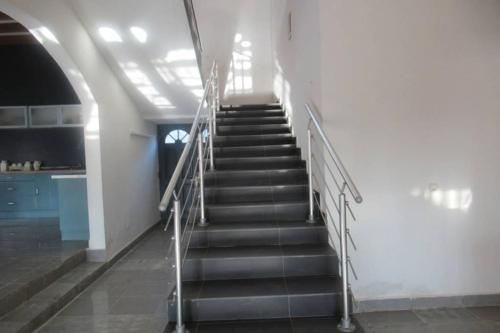Villa a Odza borne 12 Aeroport a 10min
