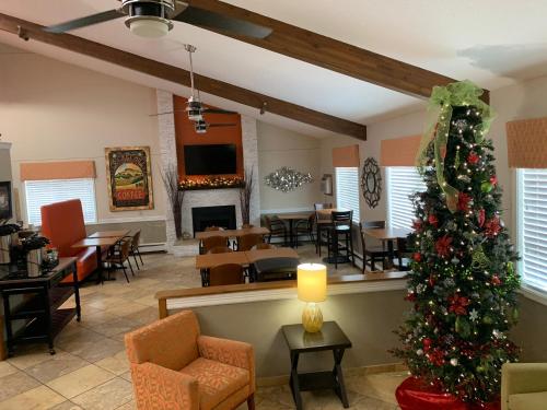 Nichols Inn & Suites