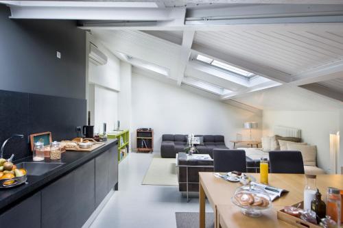 Létesítmények, La Casa de Los Arquillos near Vitoria repülőtér