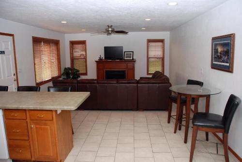 Harbor View Condos - image 4