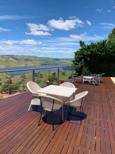 Amazing Views Pet Friendly Bed and Breakfast in Yass