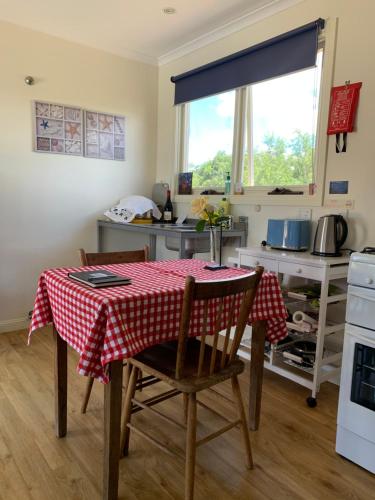 Amazing Views Pet Friendly Bed and Breakfast in Yass