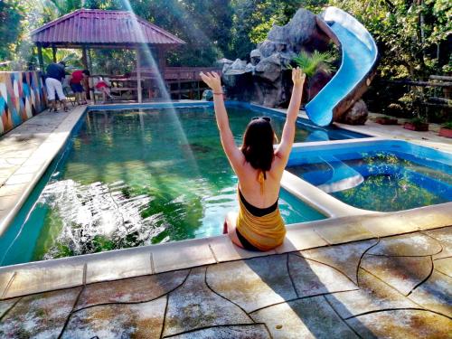 สระว่ายน้ำ, Hilamito Lodge in เตลา