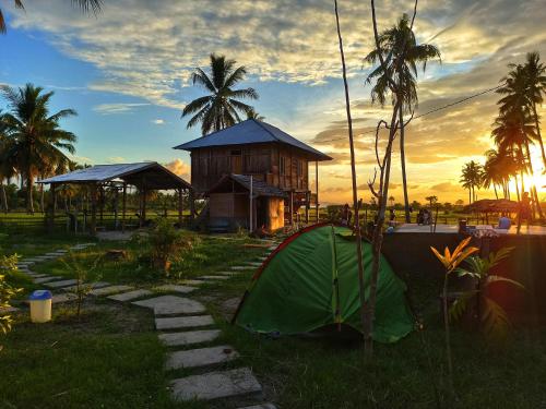 Sunset Cottages by Harry & Mimin