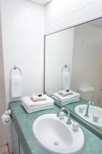 Whitsunday Terraces Hotel Airlie Beach Room Type - Studio with Ocean View - 1 x Queen