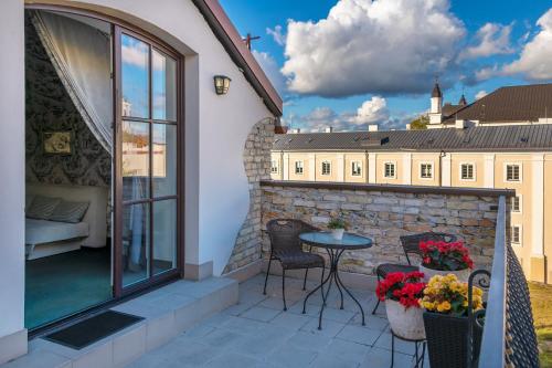 บริการและสิ่งอำนวยความสะดวก, อาร์ต โฮเต็ล มูน การ์เดน (Art Hotel Moon Garden) in วิลนีอุส