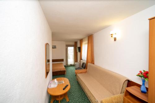 Pensiunea Margaritar - image 11