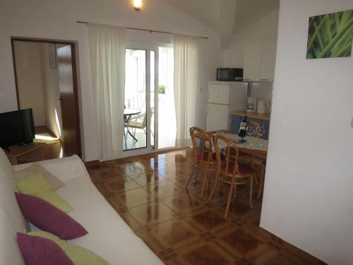  Apartment Maja-1 in Maslenica