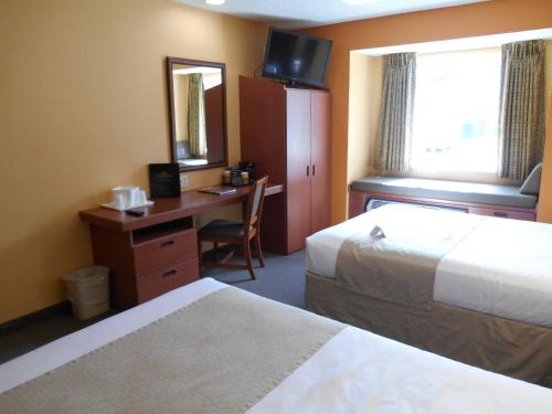 2 double beds