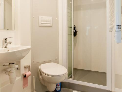 2 bedrooms, 2 beds