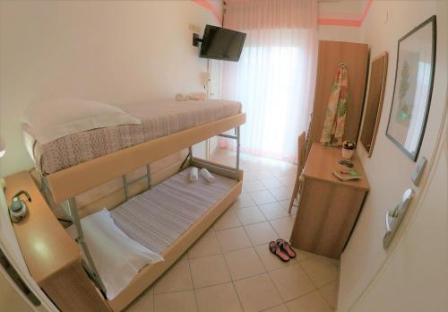 Hotel Holland - image 9
