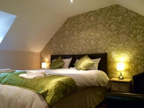 House o' Hill Hotel - image 4