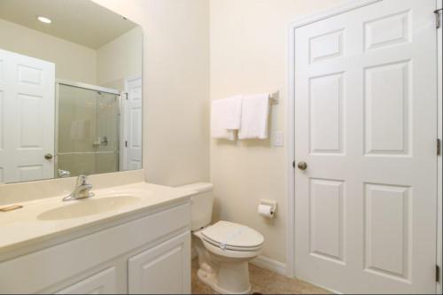 Spacious 4BR Home at Bella Vida Resort with Pool & Free Parking - image 2