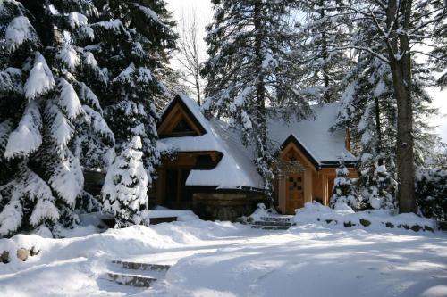 Chalet image 2