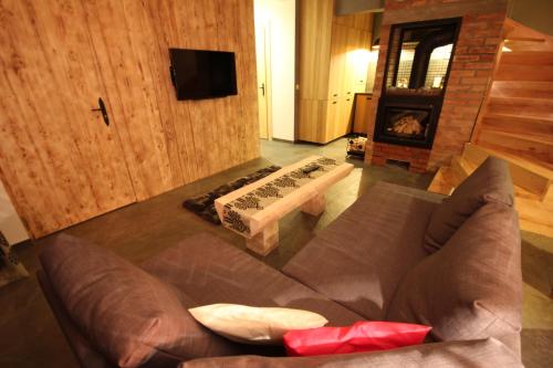 Chalet image 1