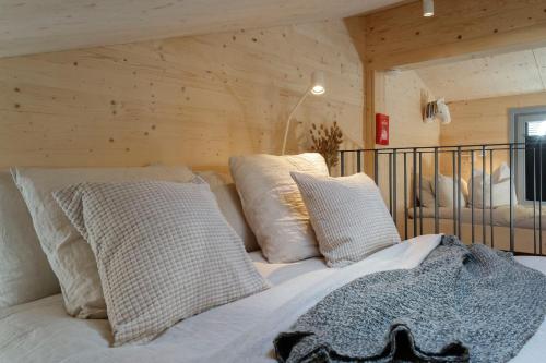 HelloChalet - Chalet Northern Lights - Family Ski Chalet with garden walking distance lift