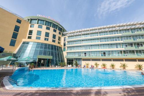 Ivana Palace Hotel - image 2