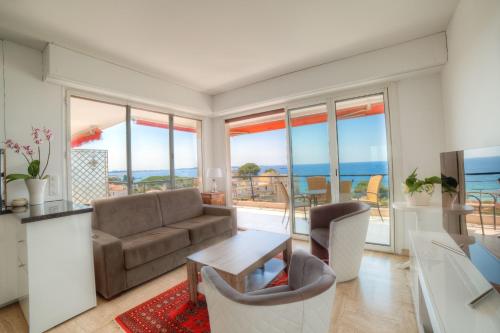 IMMOGROOM- Panoramic Sea view - Huge Terrace - Close to the beach -CONGRESS