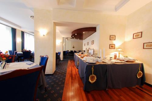Restaurant, Hotel Mediterraneo in Civitavecchia