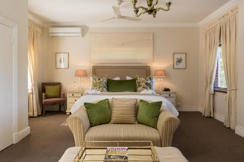 เฟิร์นวู้ด เมเนอร์ บูทิก เกสต์เฮาส์ (Fernwood Manor Boutique Guest House) near สวนพฤกศาสตร์แห่งชาติคีร์สเตนบอสช์