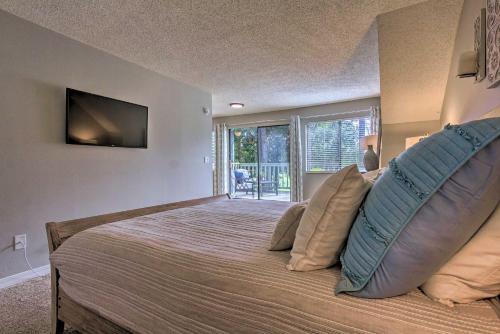 Sandestin Escape with 6-Seat Cart and Pool Access! - image 6