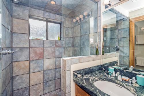 Wood Residence by Alpine Lodging Telluride - image 3