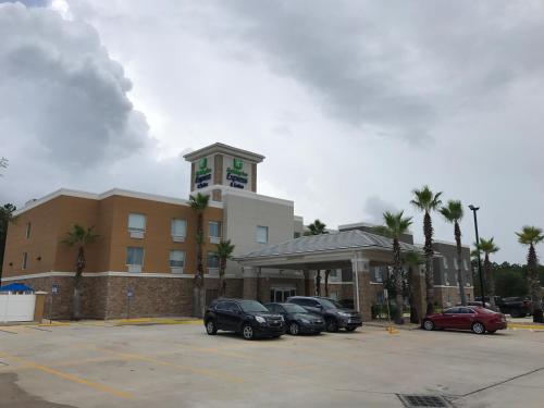 Holiday Inn Express & Suites., an IHG Hotel