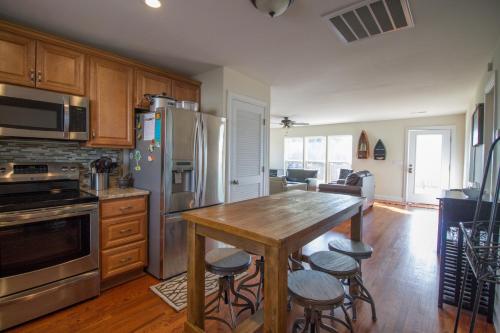 1661 E Ashley - Ocean Cabin - image 8