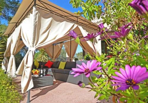 El Toro Villa Sleeps 8 with Pool Air Con and WiFi gîte à louer El Toro