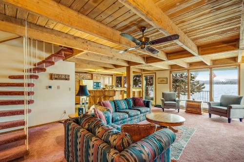 E Lake Retreat
