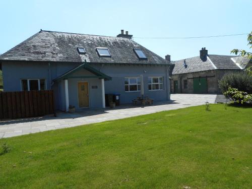 Chauffeur\'s Cottage with Hot Tub Glenshee