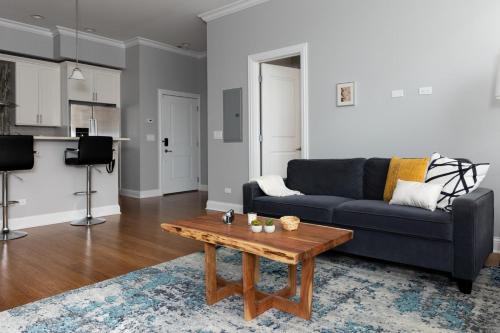 Modern River West 2BR with W&D by Zencity - image 6