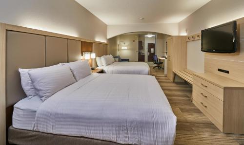 Holiday Inn Express Hotel & Suites Medford-Central Point, an IHG Hotel