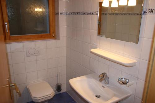 ห้องน้ำ, Tschoueilles MOUNTAIN & VIEW - chalets by Alpvision Residences in น็องดัซ