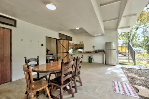 Shared lounge/TV area, Puerto Viejo Club Family House Sleeps 12 in Puerto Viejo de Talamanca