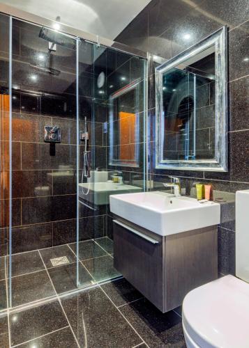 ARCORE Premium Rental Shaftesbury Avenue, Londyn (zdjęcie 7)