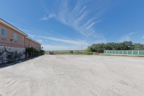 Lone Star Inn - image 2