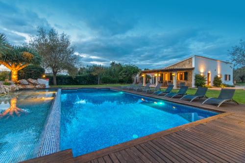 Mar - Villa with Spectacular Pool Area & Bar