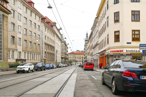 Elegant Apartment Westbahnhof - image 3