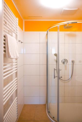 2 Bedroom Apartment with Terrace near Naschmarkt Metro U4, Vídeň (fotografie 10)
